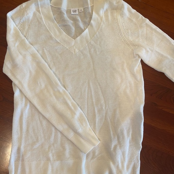 Gap Sweater - Picture 2 of 2
